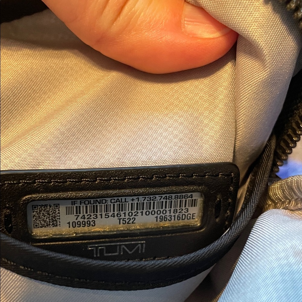 Tumi nylon crossbody - Picture 4 of 7